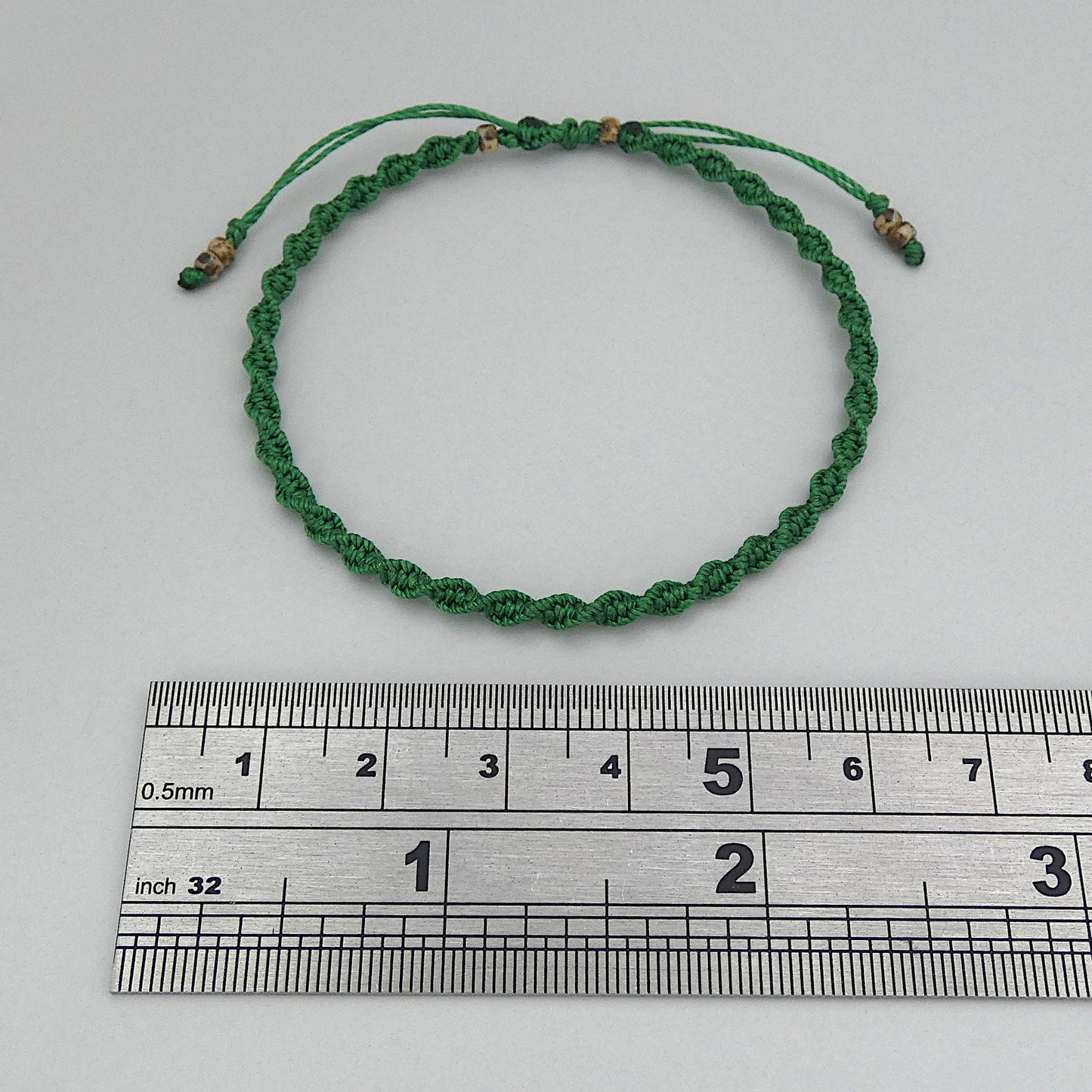 Christmas Green Macramé Bracelet – Handmade Spiral Bracelet, Forest Boho Jewellery, Adjustable Gift for Her UK