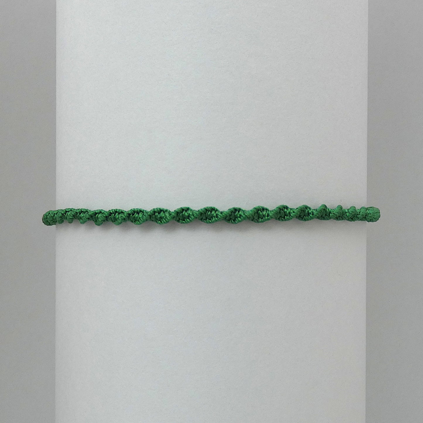 Christmas Green Macramé Bracelet – Handmade Spiral Bracelet, Forest Boho Jewellery, Adjustable Gift for Her UK