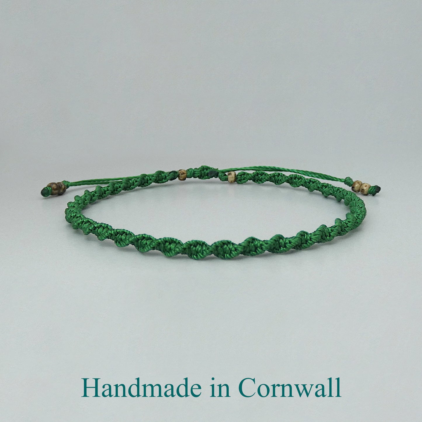 Christmas Green Macramé Bracelet – Handmade Spiral Bracelet, Forest Boho Jewellery, Adjustable Gift for Her UK